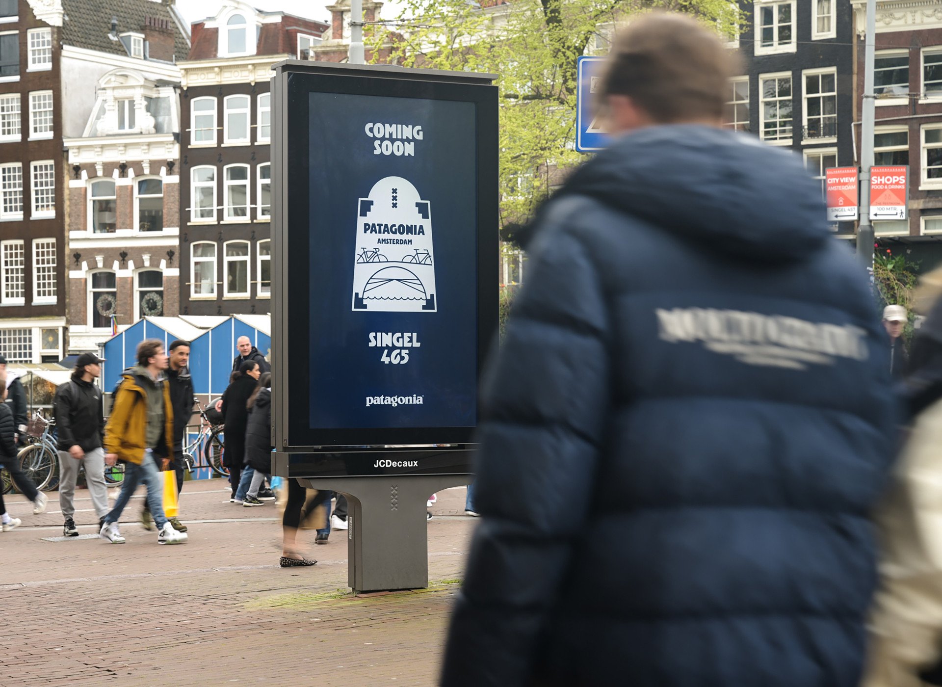 Patagonia digital out of home advert displaying Amsterdam storelaunch